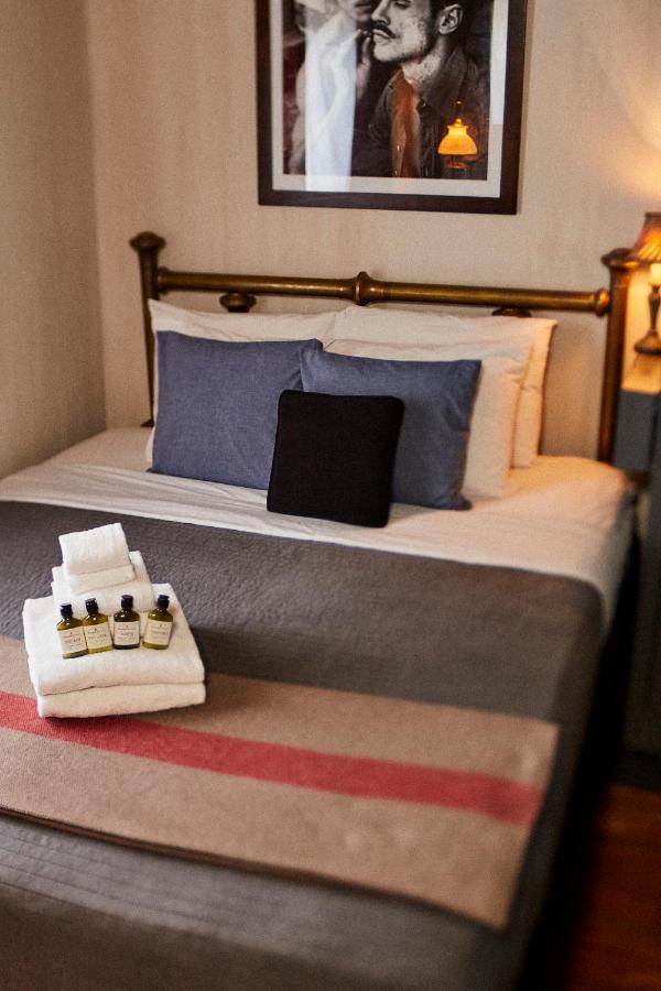 Crew'S Quarters Boarding House - Caters To Men Hotel Provincetown Kültér fotó