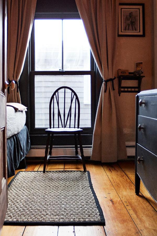 Crew'S Quarters Boarding House - Caters To Men Hotel Provincetown Kültér fotó